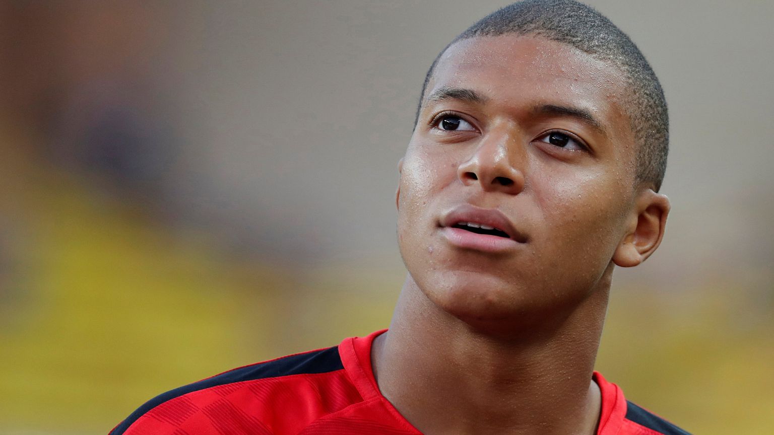 Kylian Mbappé estará confirmado no PSG