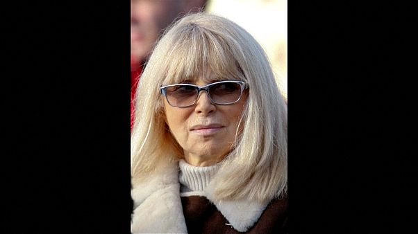 French icon Mireille Darc dies, aged 79 French icon Mireille Darc dies, aged 79
