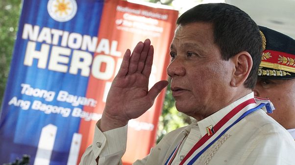 Filippine, Duterte: "Gli agenti possono uccidere" Filippine, Duterte: "Gli agenti possono uccidere"