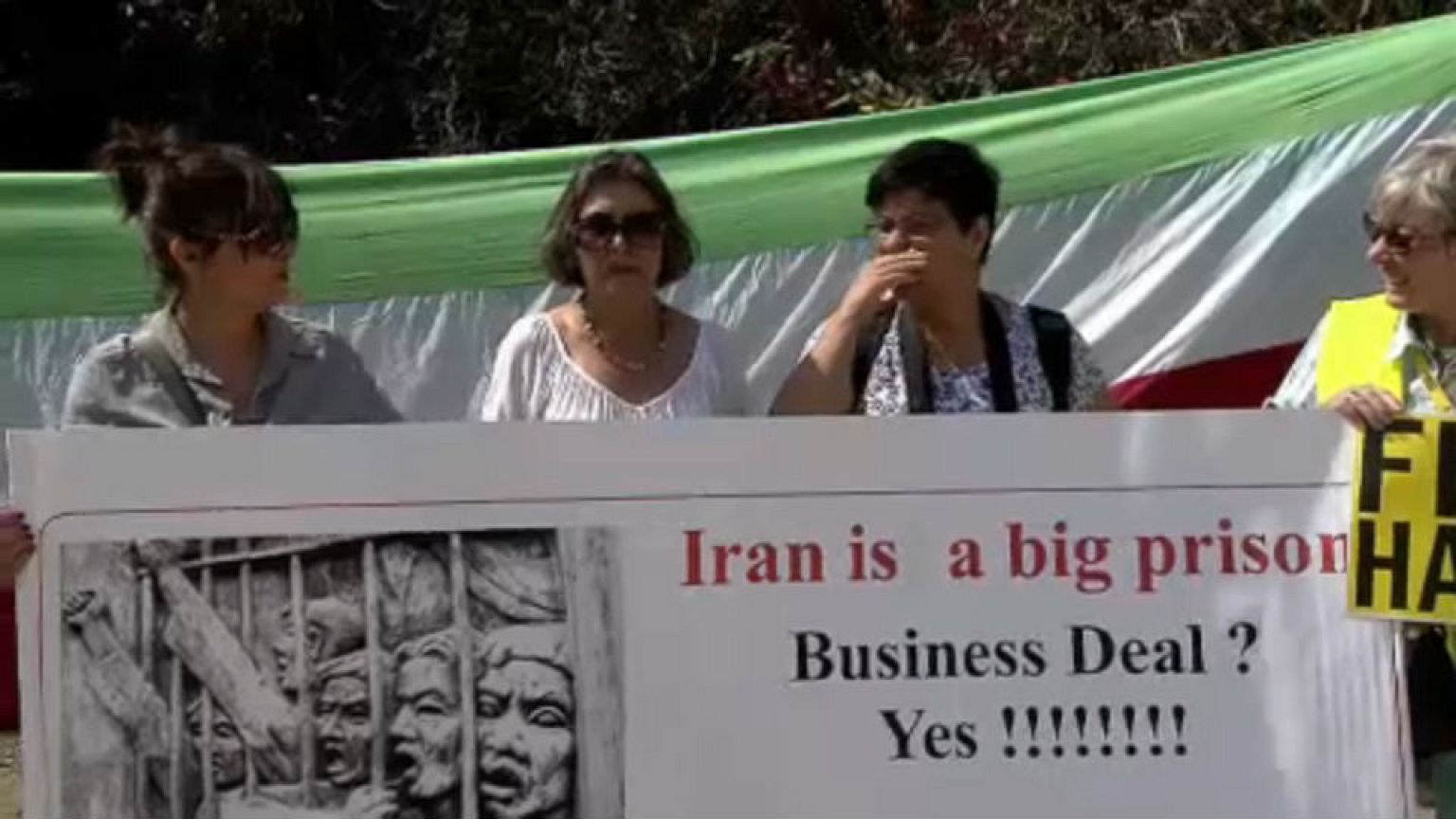 گردهمایی در مقابل کمیسیون اروپا در حمایت از زندانیان سیاسی ایران