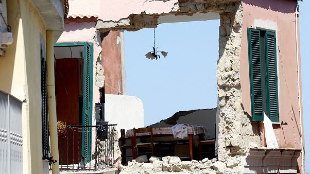 Abusivismo edilizio e il terremoto di Ischia Abusivismo edilizio e il terremoto di Ischia