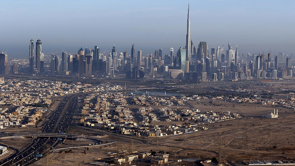 إقرار ضريبة القيمة المضافة في الإمارات