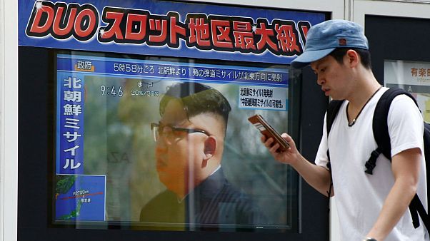 Giappone: attivate le sirene d'emergenza durante il lancio del missile nordcoreano Giappone: attivate le sirene d'emergenza durante il lancio del missile nordcoreano