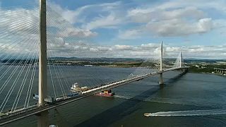 Átadták Skócia új büszkeségét, a Queensferry Crossing hidat