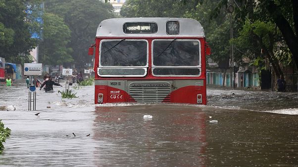 A houstoninál is súlyosabb áradás sújtja Mumbait A houstoninál is súlyosabb áradás sújtja Mumbait