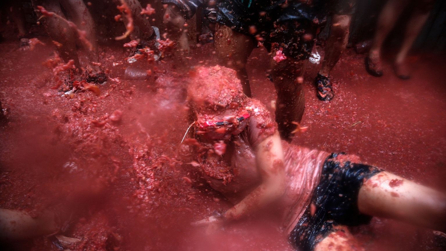 La Tomatina festivalinde 160 ton domates kullanıldı