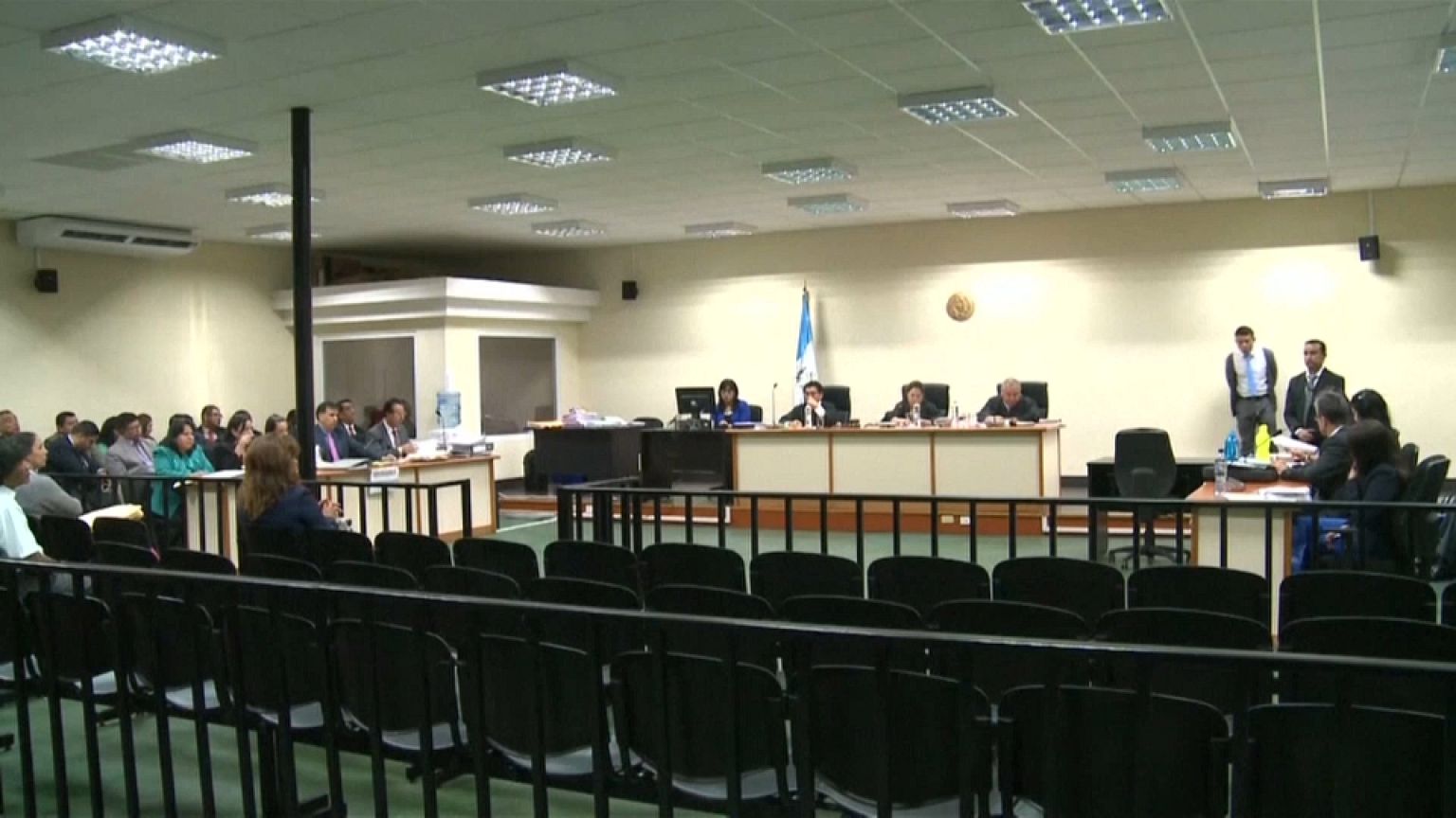 Familiares del presidente de Guatemala a juicio por corrupción
