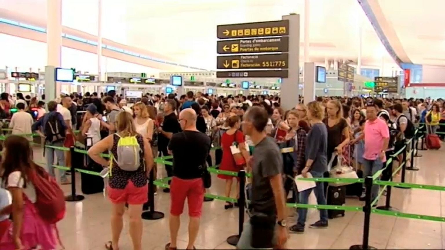 200 euros más al mes para los vigilantes de El Prat
