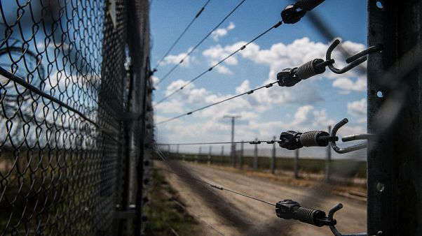 Orban chiede 400 milioni a UE per muro antimigranti Orban chiede 400 milioni a UE per muro antimigranti