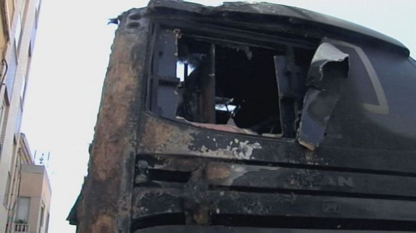Vuelta, incendiato il bus dell'Aqua Blue Vuelta, incendiato il bus dell'Aqua Blue