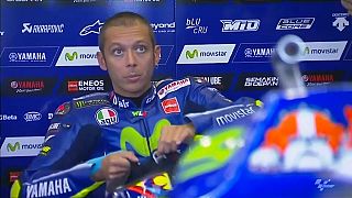 MotoGp: Rossi cade in allenamento e si frattura tibia e perone, il Mondiale è un miraggio