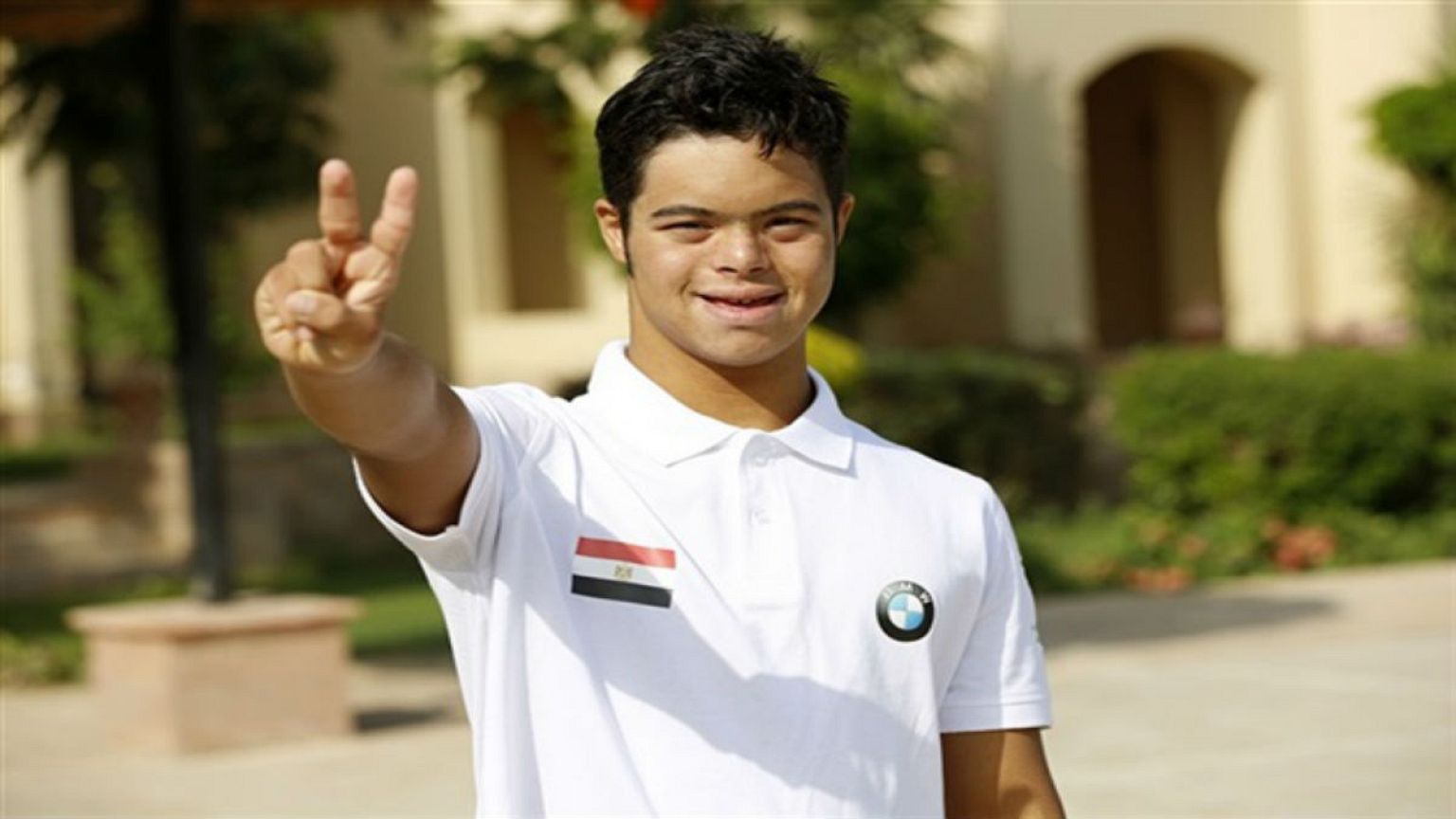 سباح مصري يتحدى إعاقته ويختار عبور المانش لدخول موسوعة غينيس