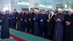 بالفيديو: بعد رحيل داعش الاسد يؤدي صلاة العيد في القلمون
