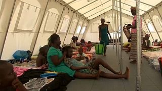 En Sierra Leone, des camps pour les réfugiés