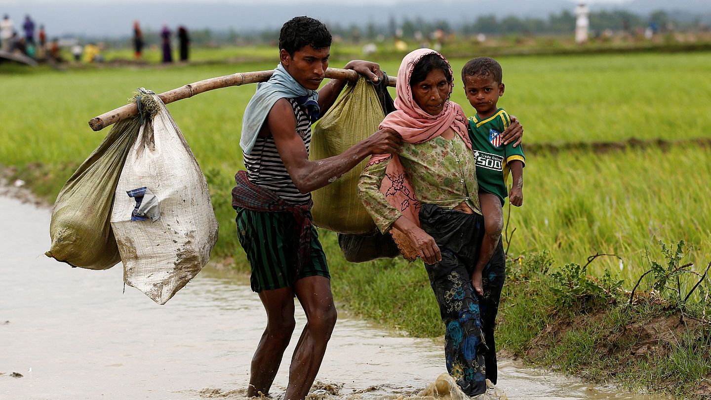 Quemados varios pueblos rohiny s en el noroeste de Myanmar