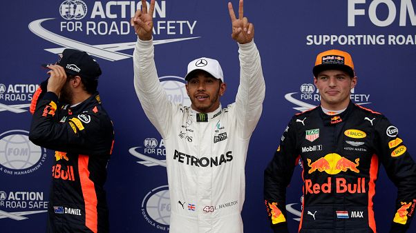 Hamilton faz história e conquista 69.ª pole position da carreira Hamilton faz história e conquista 69.ª pole position da carreira
