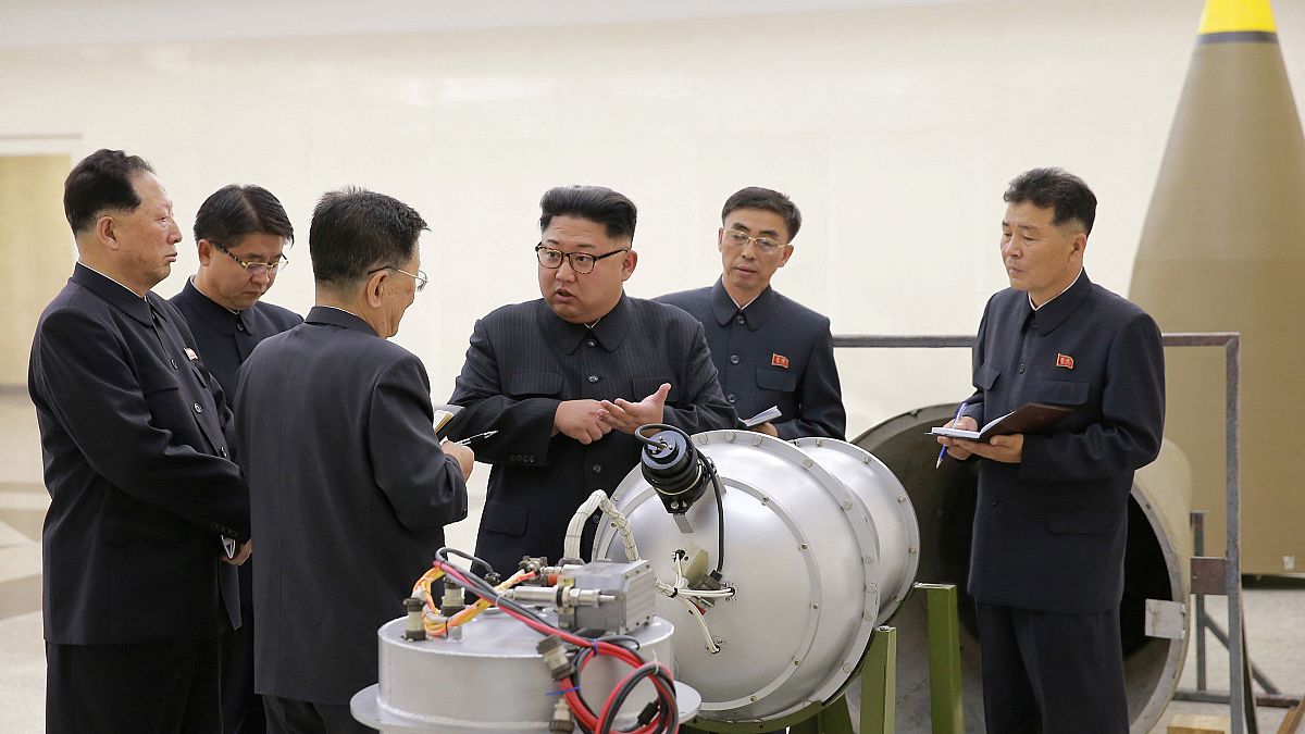 Észak-Korea bejelentette: hidrogénbombával végzett kísérletet