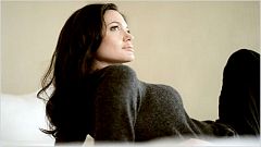 احدى أجمل نساء الأرض تعاني من الوحدة