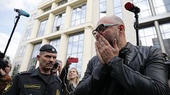 Серебренникова оставили под домашним арестом