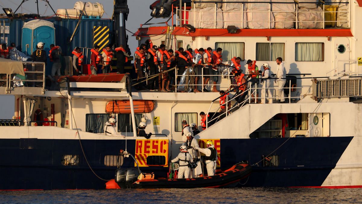 کشتی امدادگر برای کمک به روهینگیایی‌ها مدیترانه را ترک کرد