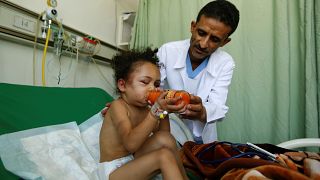 مسؤول أممي يحمل السعودية مسؤولية تمويل إنقاذ اليمن