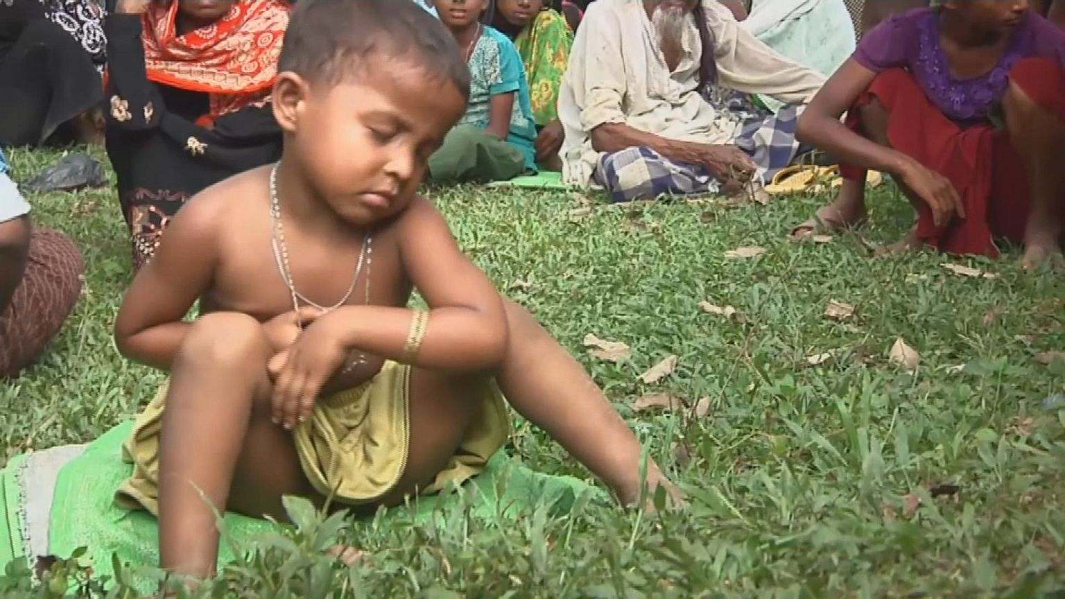 Camps in Bangladesh fill up with Rohingya refugees