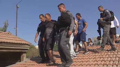 İsrail polisi Kudüs'te oturan Filistinli bir aileyi evinden çıkardı