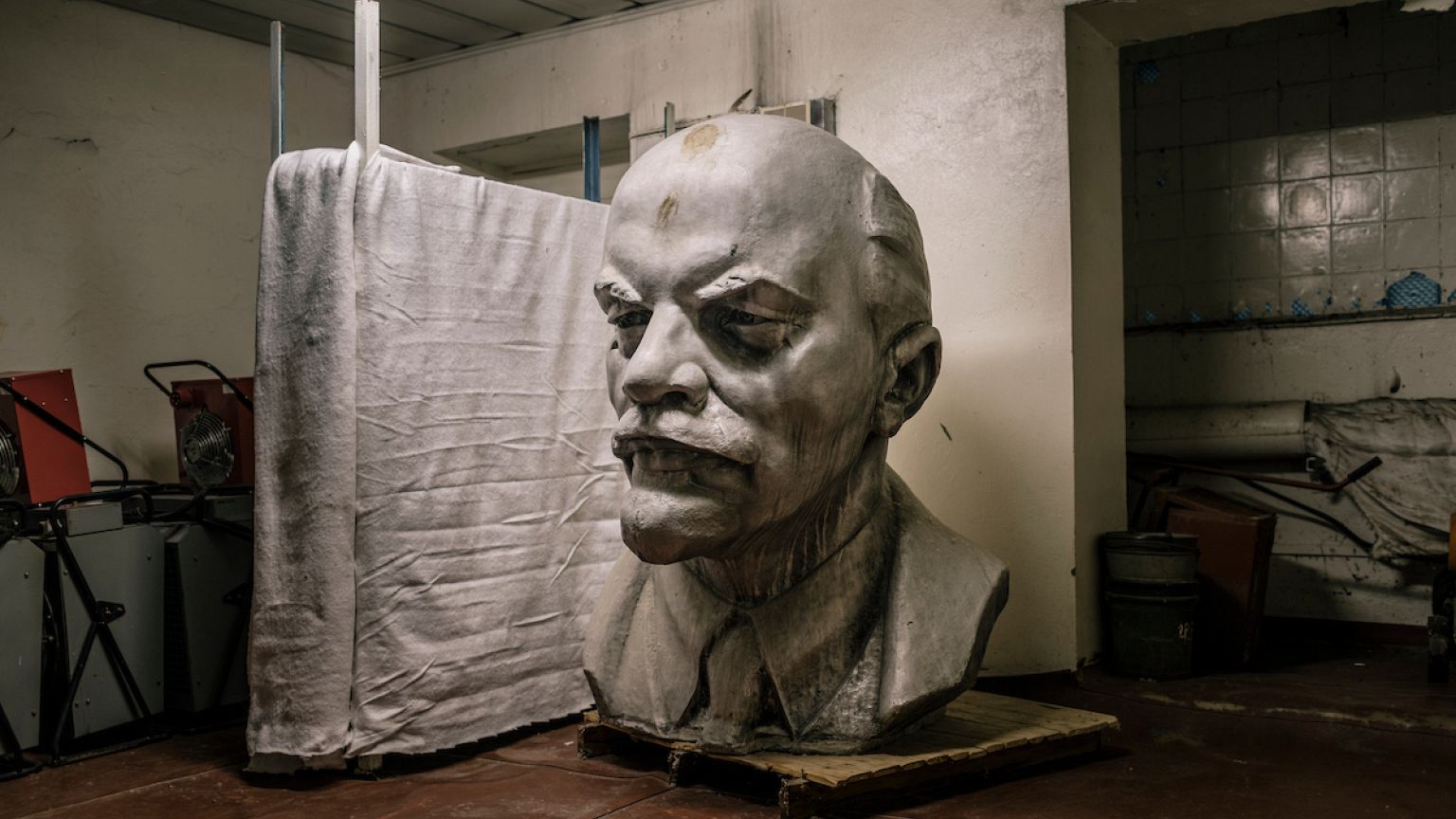 Darth Vader, Olympic athlete, and poet - the new faces of Lenin in Ukraine