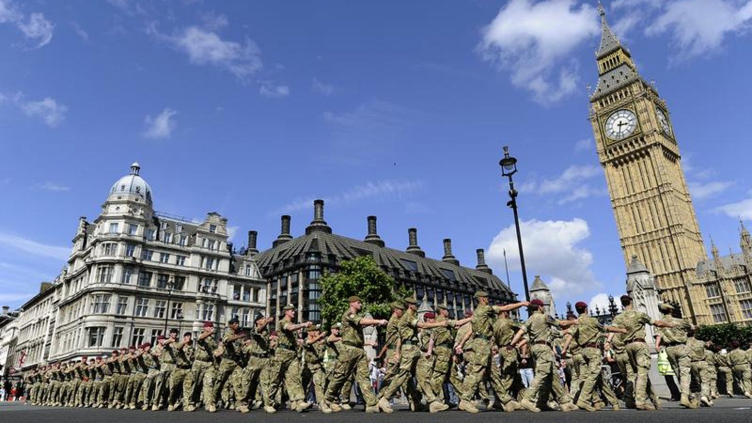 Des néo-nazis dans l'armée britannique : ils préparaient des attentats