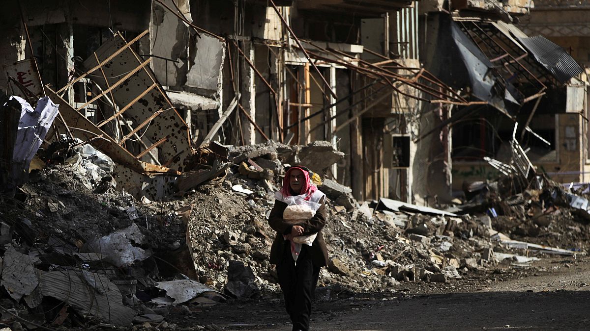 IŞİD'in Deyrezzor'daki kuşatması kırıldı