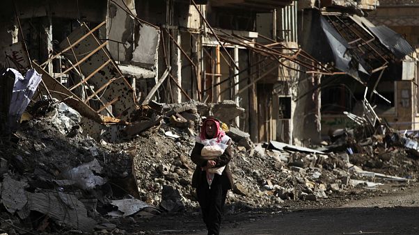 Regime sírio prestes a retomar cidade de Deir Ezzor Regime sírio prestes a retomar cidade de Deir Ezzor