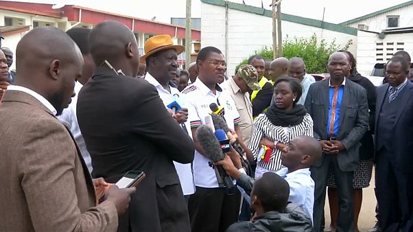 Odinga rejeita novas eleições presidenciais sem "garantias" Odinga rejeita novas eleições presidenciais sem "garantias"
