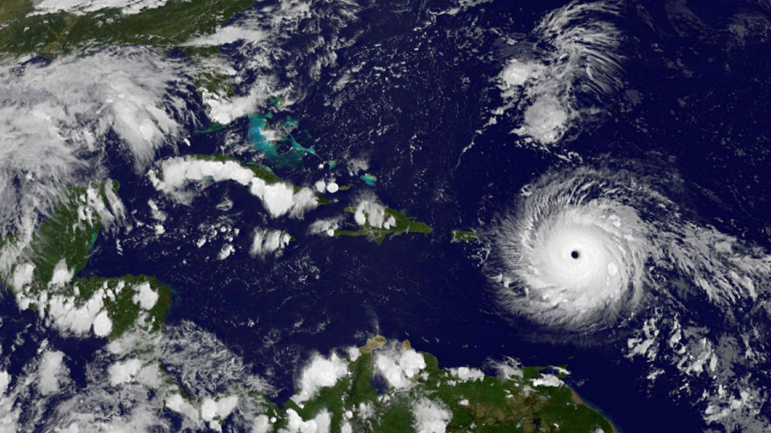 El Irma golpea las Antillas Menores antes de llegar a Puerto Rico