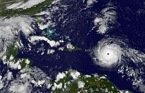 Furacão Irma nas Antilhas com potência máxima