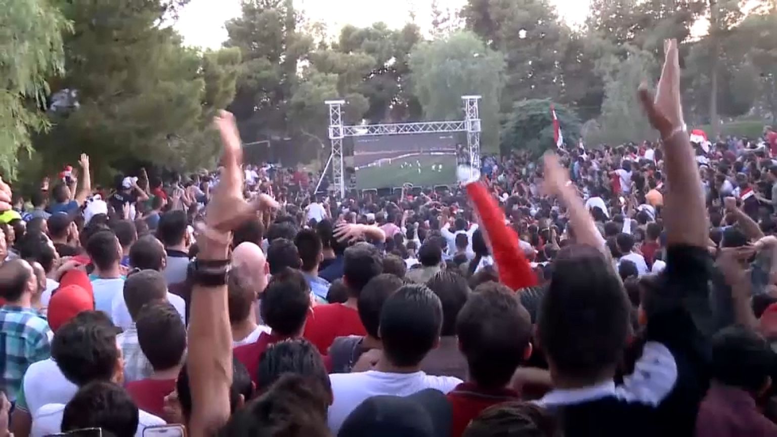 الأسد يهنئ منتخب بلاده بالتأهل