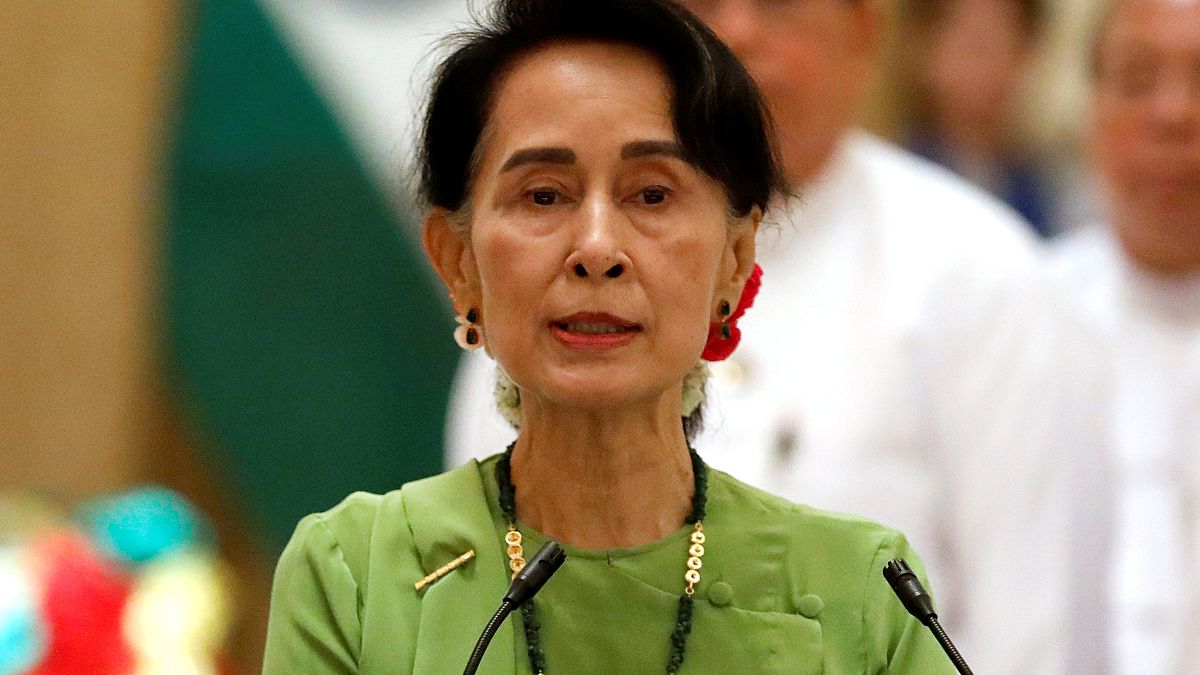 Лидер Мьянмы обвинила в беспорядках «террористов»