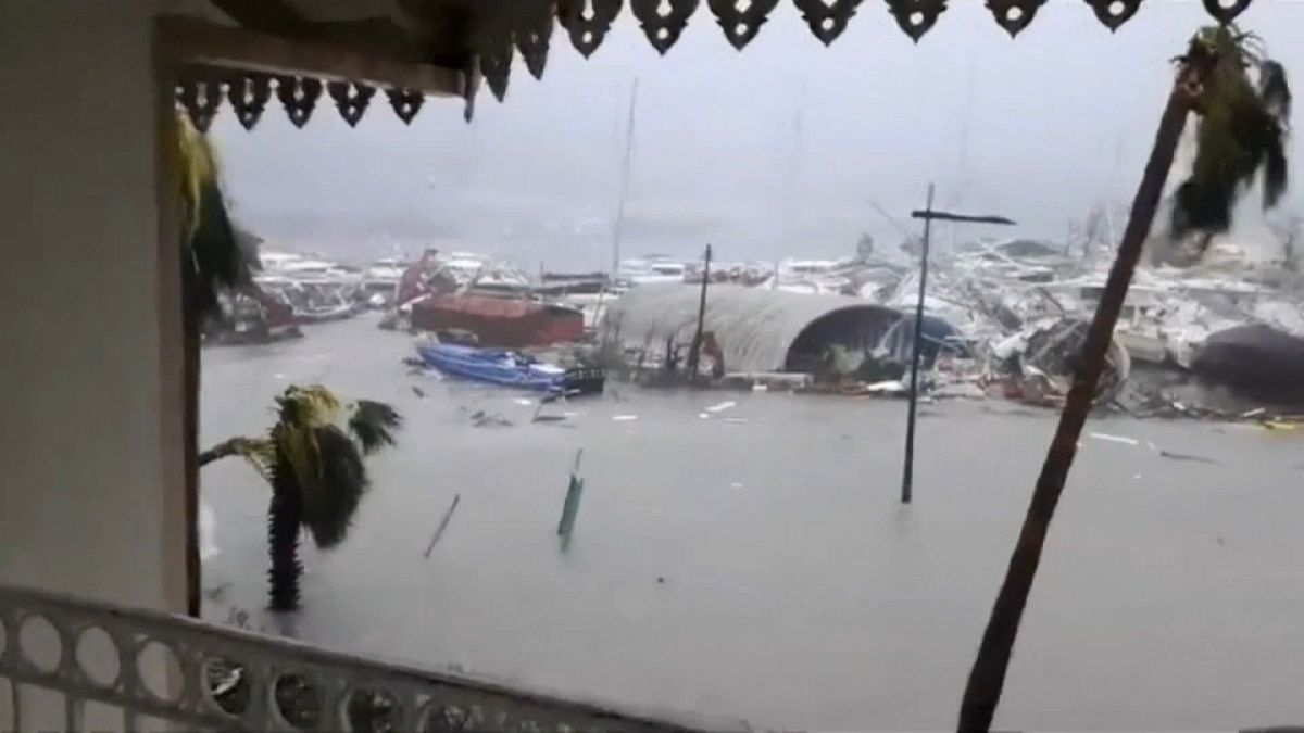 مقتل شخصين بجزيرتين فرنسيتين بالبحر الكاريبي بسبب الإعصار إرما