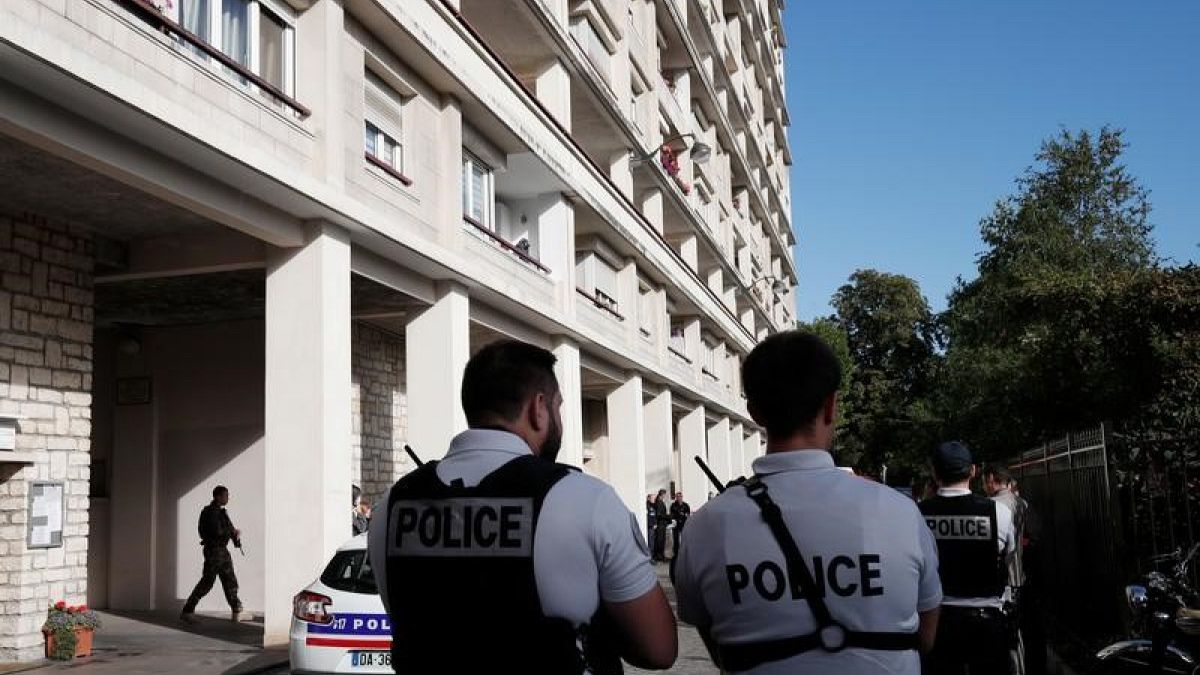 اعتقال شخص ثالث بعد العثور على مختبر لتصنيع المتفجرات باحدى ضواحي باريس