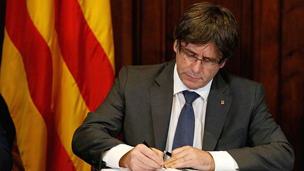 Catalogna: il Parlamento dice sì al referendum sull'indipendenza Catalogna: il Parlamento dice sì al referendum sull'indipendenza