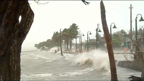 Ha lassan is, de csendesedik Irma Ha lassan is, de csendesedik Irma
