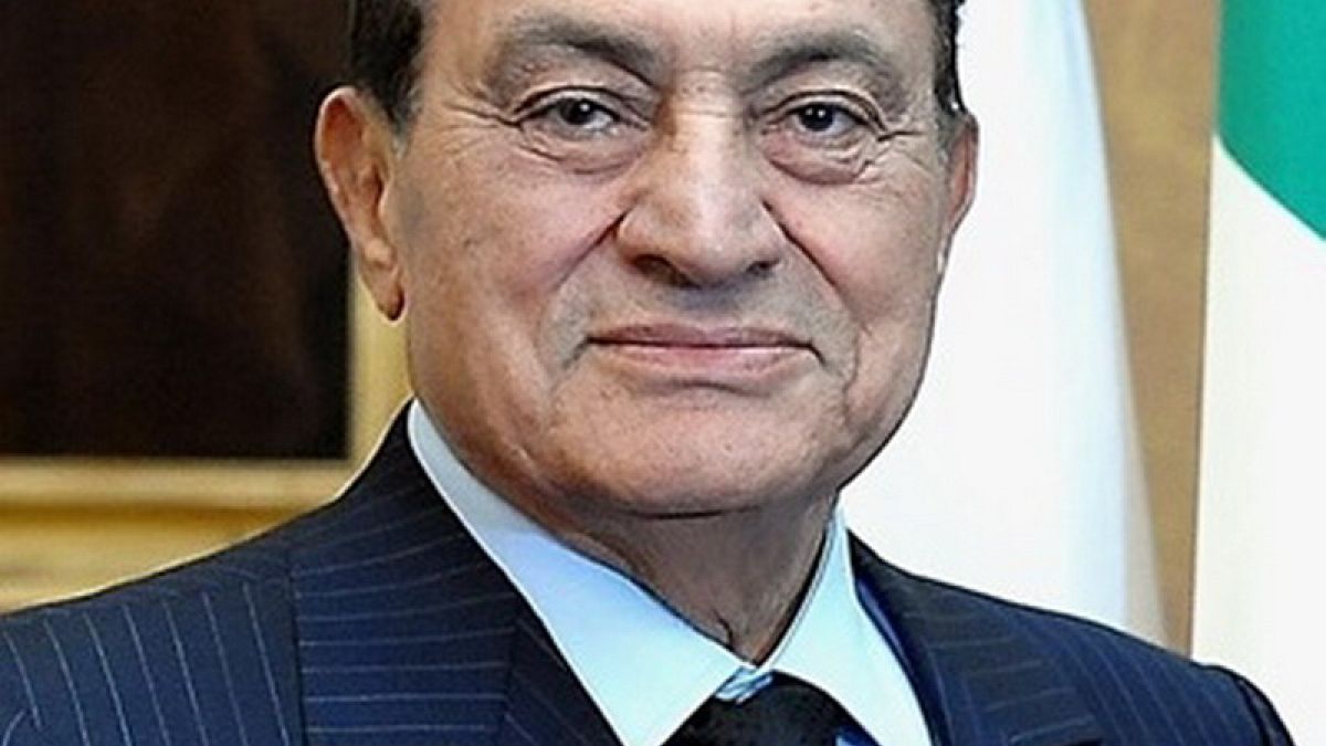 حسني مبارك يظهر في صورة أثناء قضائه العطلة الصيفية بالساحل الشمالي