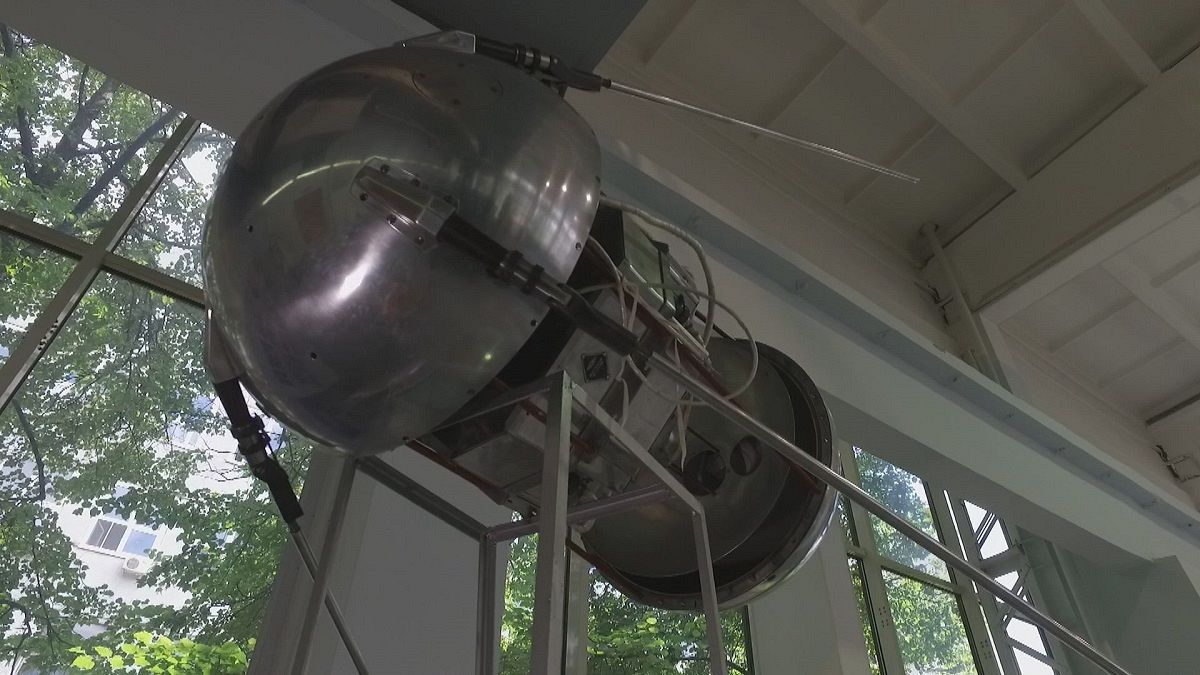 Uzaya gönderilen ilk uydu Sputnik'in 60. yılı