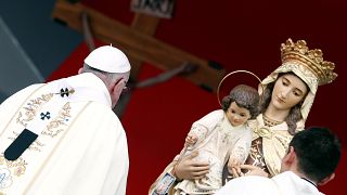 Pope Francis holds mass for Colombia reconciliation