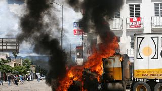 Visita de Peña Nieto a Oaxaca marcada pela violência