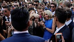 A Macron-házaspár athéni sétája