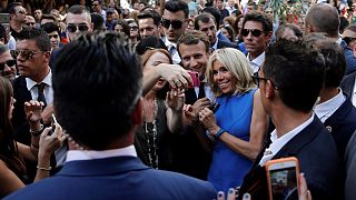 A Macron-házaspár athéni sétája
