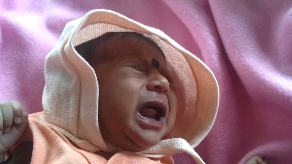 هفت دندان نوزاد یکماهه هندی کشیده شد