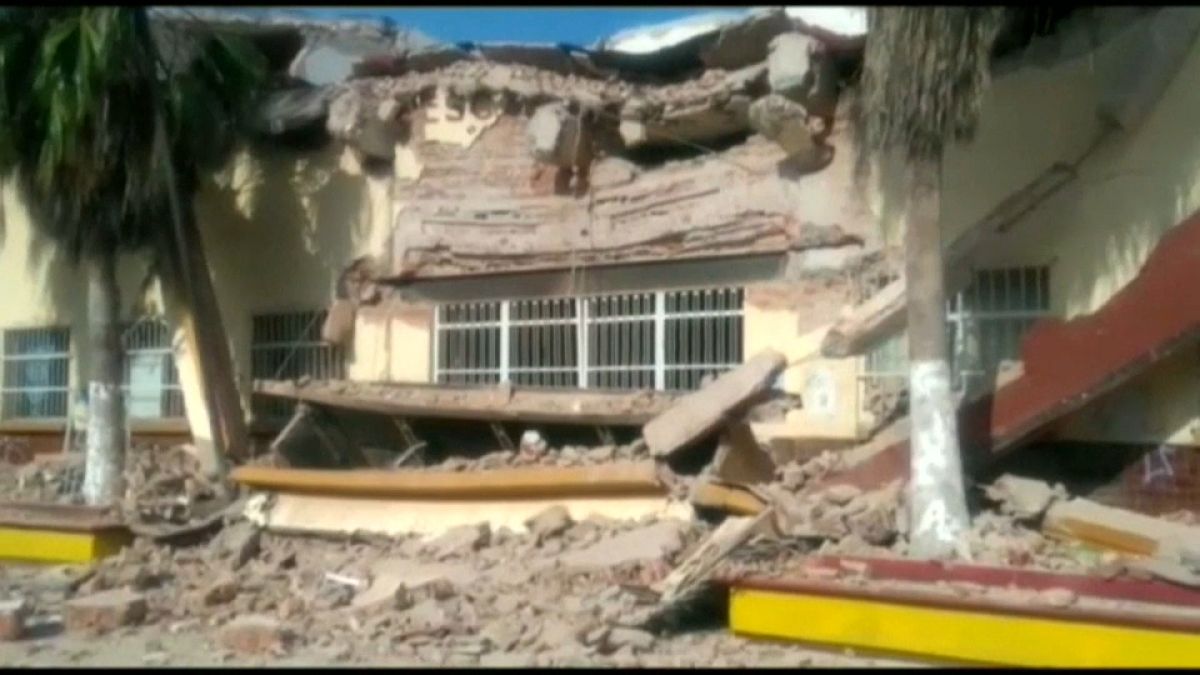 Nő a földrengés áldozatainak száma Mexikóban