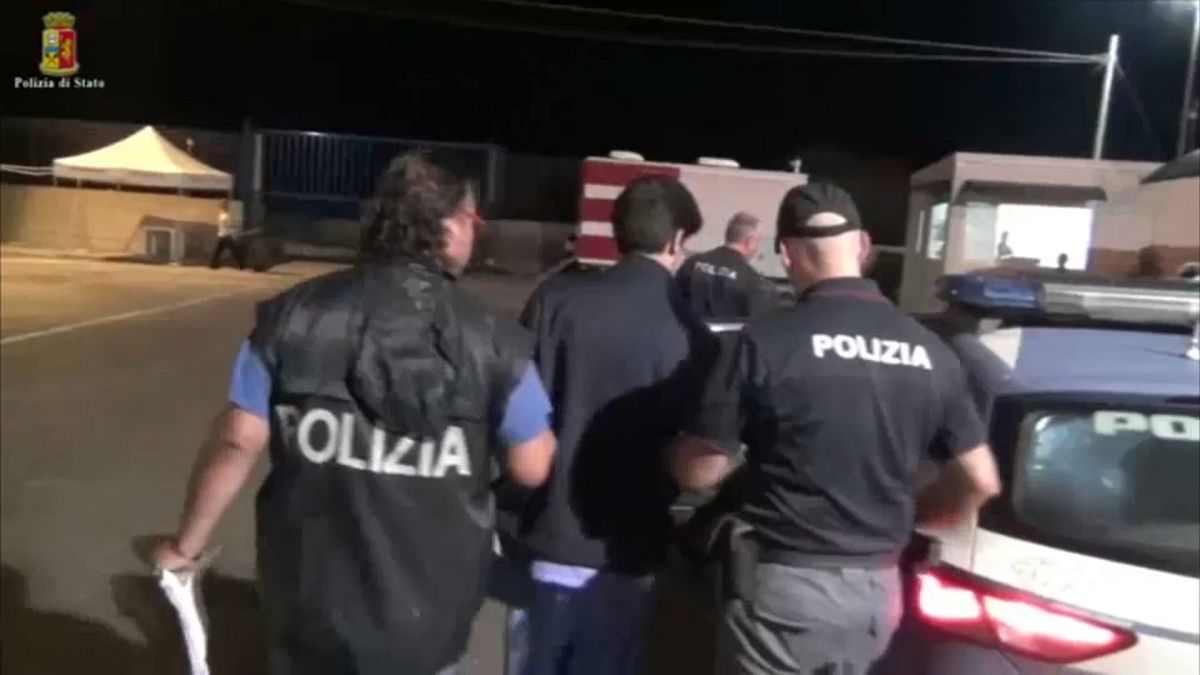 Suspected migrant traffickers detained in Sicily