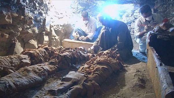 Mısır'da Firavun dönemine ait yeni mumyalar bulundu Mısır'da Firavun dönemine ait yeni mumyalar bulundu